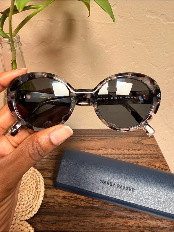 Warby Parker Renee sunglasses featuring a grey tortoise shell pattern - Image 3