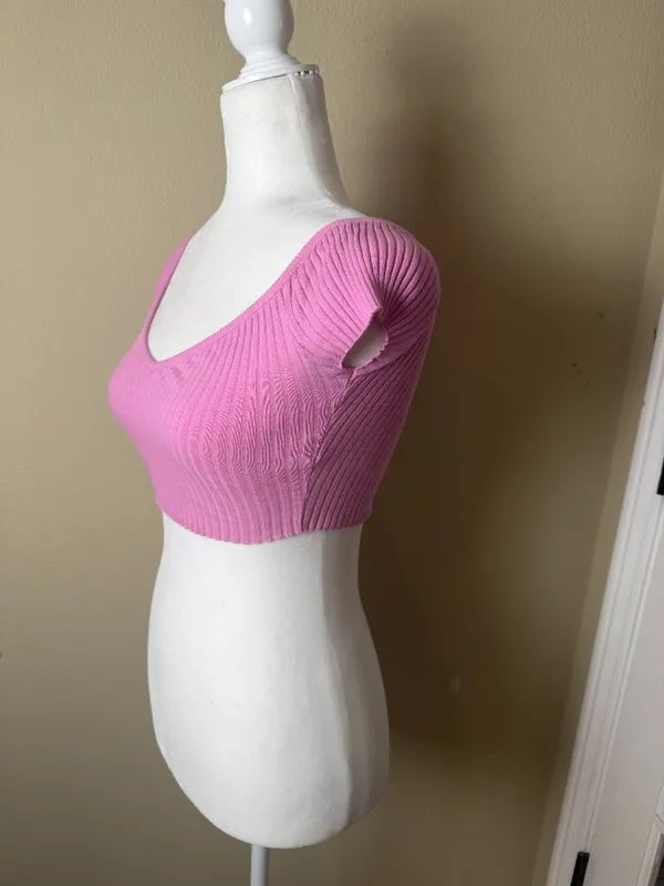 ZARA Pink Stretch Ribbed Crop Top Cap Sleeve V Neck Size Small - Image 2