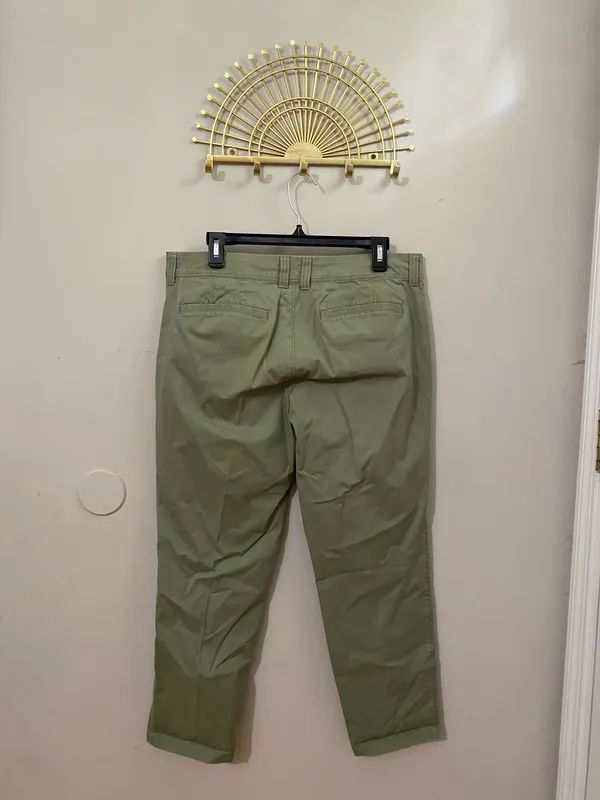 Old Navy Women's Olive Green Straight Leg Chinos - Image 2