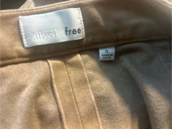 Aritzia Wilfred Free Centinela Faux Suede Snap Front Mini Skirt Tan Size 0 - Image 3