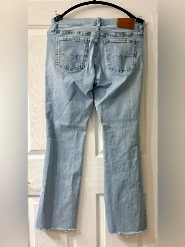 Lucky Brand Light Wash Straight Leg Jeans size 8/29 - Image 2