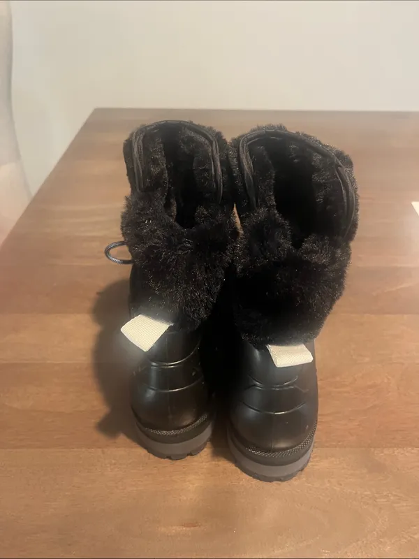 Michael Kors Black Faux-Fur Lace-Up women’s Boots Sz 7 - Image 7