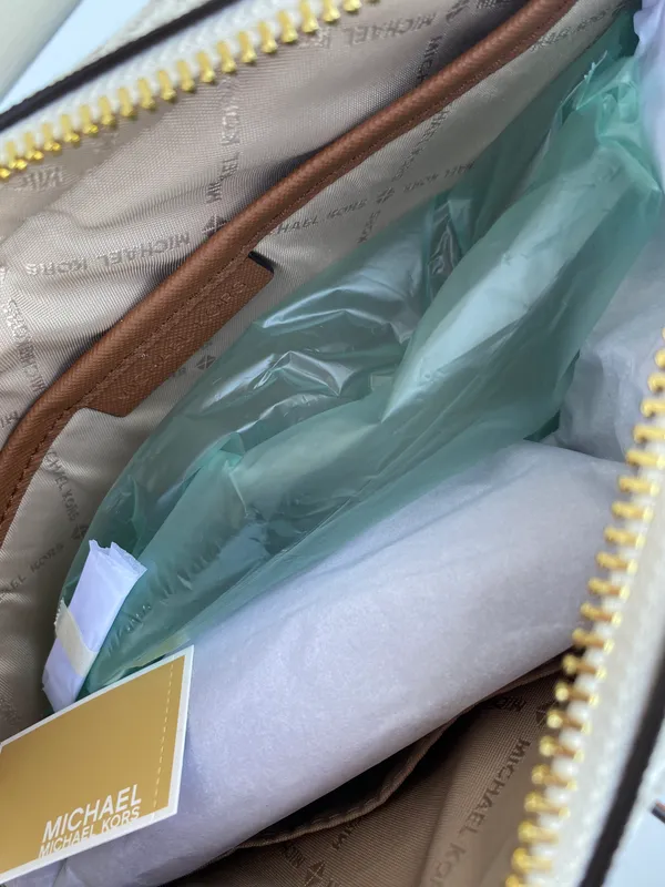 Michael Kors Jet set Large Zip Chain Crossbody - Vanilla - Image 9