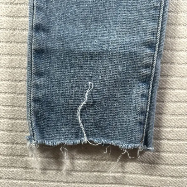Women’s Levi’s 711 Skinny Ankle Jeans Distressed Light Wash Raw Hem Size 30x27 - Image 3