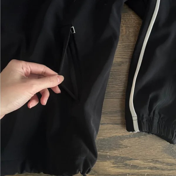 Athleta black and cream cinchable adjustable zip up track jacket - Image 5
