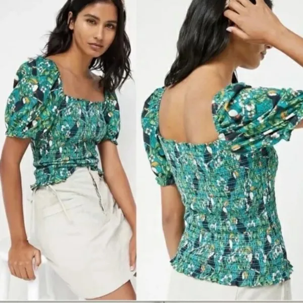 Like New Anthro Dolan Toucan Print Smocked Puff Sleeve Top Size Small - Image 3