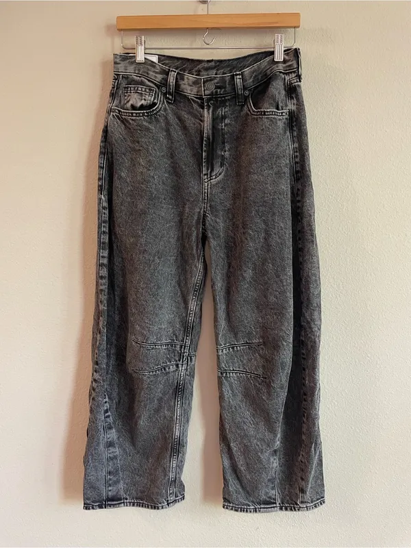 GAP Black High Waisted Ankle Length Horseshoe Jeans Size 27/4R - Image 2