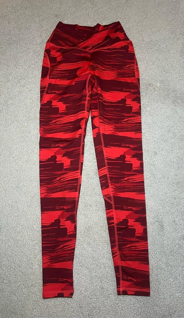 Alphalete Surface Power Leggings Infrared Canvas Camo Size XS - Image 2