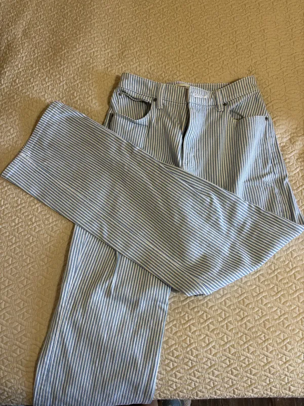 Abercrombie High-Rise Jeans - Image 3