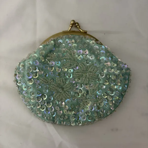 Coin purse bag Gold Kiss lock opening Satin Mint Green Sequins Vintage Fancy - Image 3