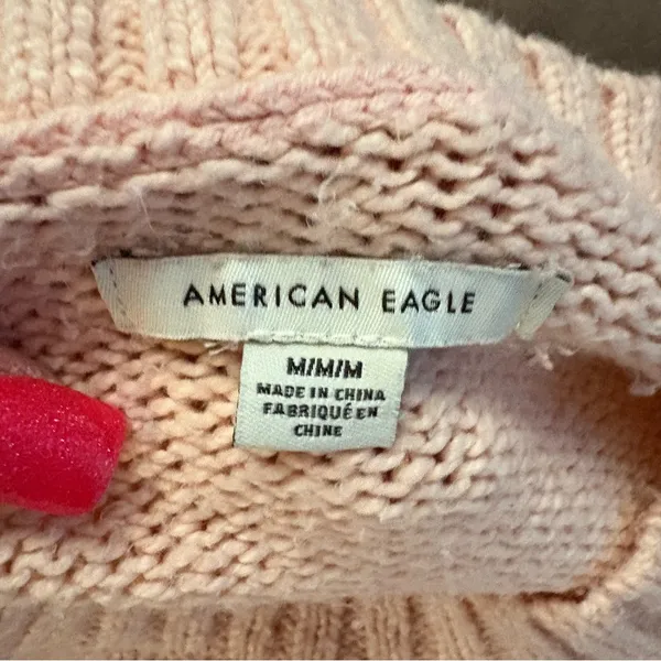 American Eagle Sweater. SZ Medium. Preloved and excellent condition. - Image 3