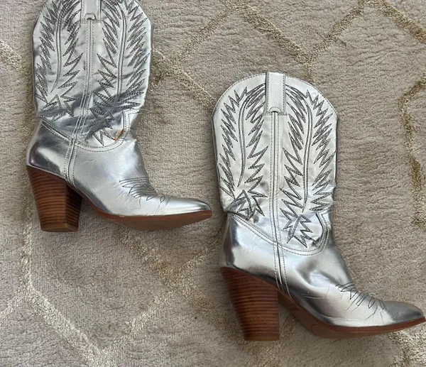 Silver Cowboy Boots Size 8 - Image 2
