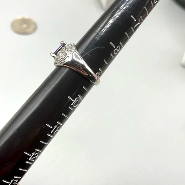 Boutique Silver plated & amethyst ring size 9. - Image 8