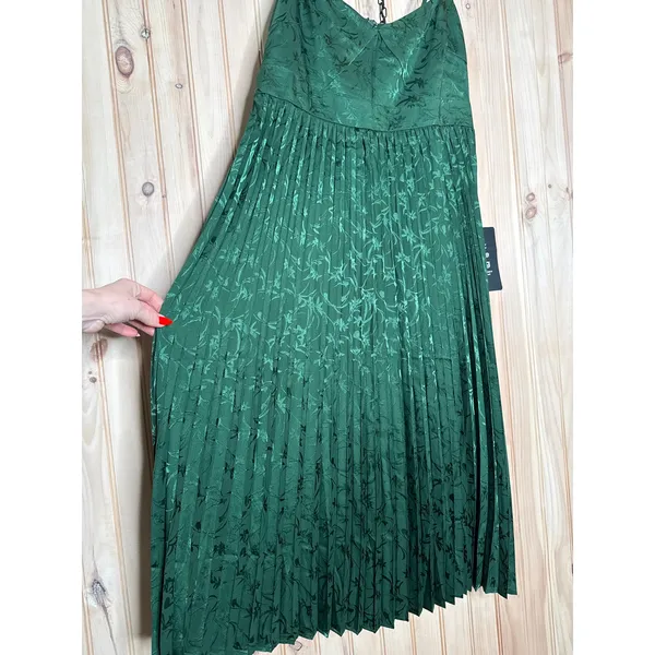 NWT Lulus Regal Romance Emerald Floral Jacquard Pleated Satin Midi Dress Size XL - Image 4