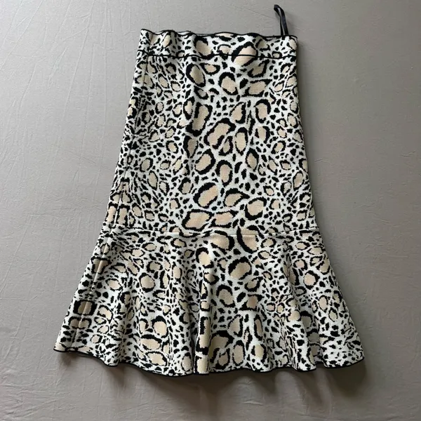BCBGMAXAZRIA Leopard Print Bethani Stretch Knit Trumpet Skirt - Image 3