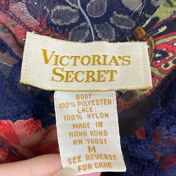 Vintage 80’s Victoria’s Secret Gold Label Navy & Red Floral Paisley Slip Chemise - Image 4