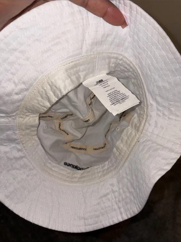 New Balance White Embroidered Logo Bucket Hat - Image 3