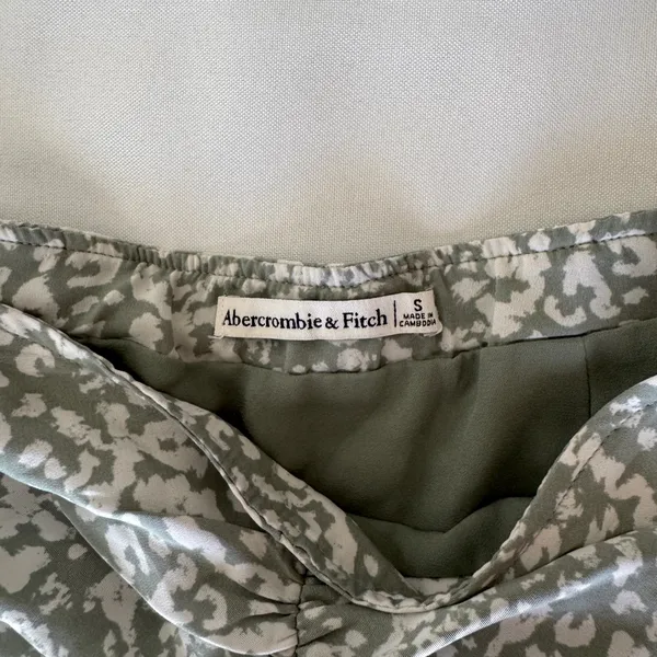 Abercrombie & Fitch Sage Green Printed Midi Skirt - Image 4
