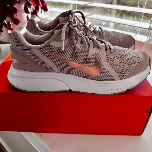 Nike Women's Zoom Span 3 Sneakers in Stone Mauve - Image 13