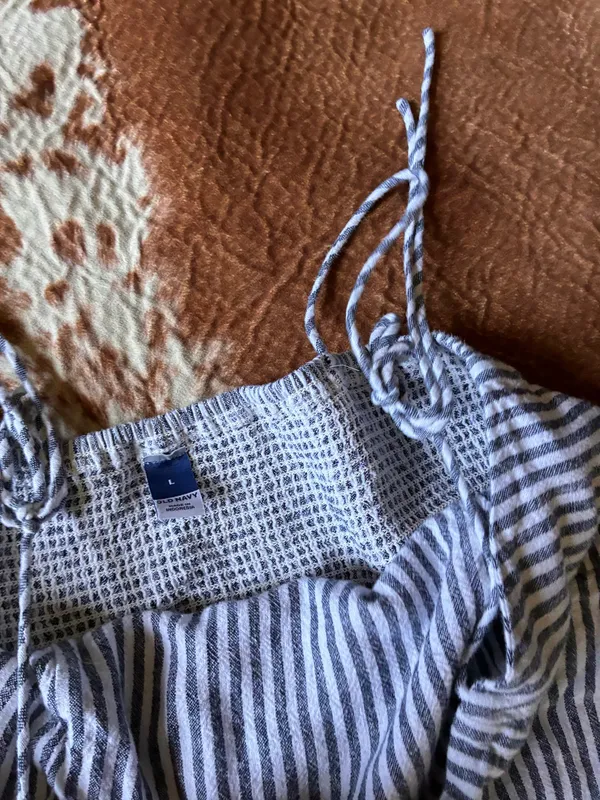 Old Navy blue and white Striped Spaghetti Strap Mini Dress Size large Linen, rayon, and Viscoe blend - Image 3