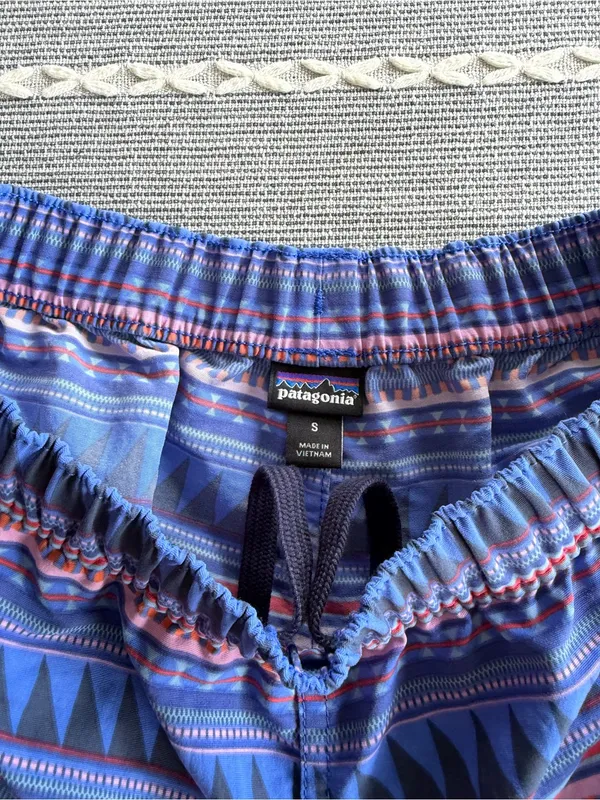 Patagonia Barely Baggies Shorts Purple Geometric Aztec Print Size Small 2.5” - Image 5