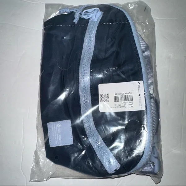 Lululemon All Day Essentials Belt Bag 2.5L True Navy/Blue Linen 🆕 SOLD OUT - Image 11