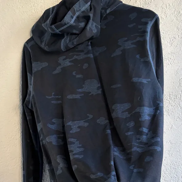 Lululemon Navy Camouflage Women's Jacket - Image 6