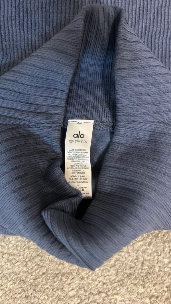 Alo Cropped Turtleneck Yoga Soleil Sweatshirt - Image 5