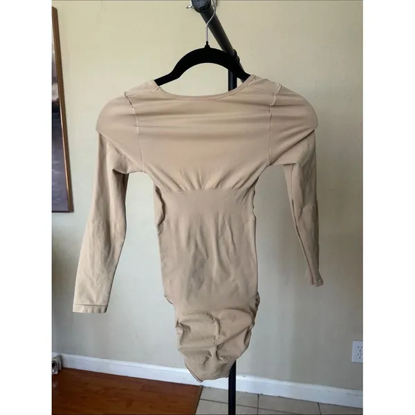 SKIMS Seamless Sculpt Long Sleeve Open Bust Brief Bodysuit M - Image 4
