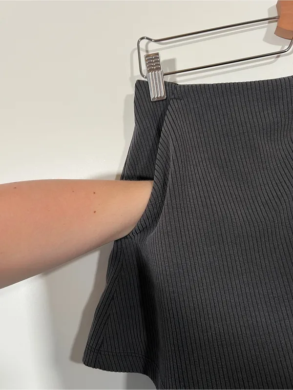 Lululemon Softstreme Ribbed Shorts High Rise Dark Gray Size 8 Sold Out - Image 8