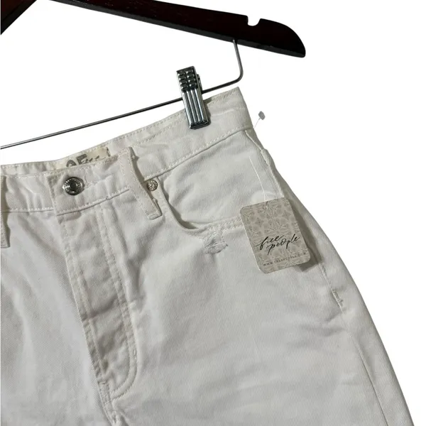 NWT FREE PEOPLE We The Free Maggie Distressed Cotton White Denim Jeans - Image 6