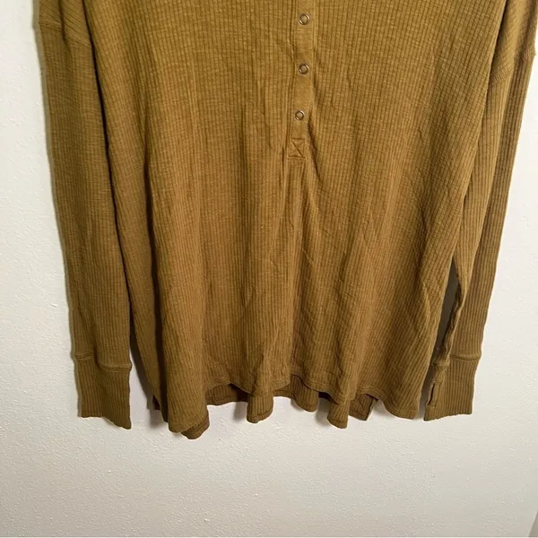 Offline‎ by Aerie Women's Size XS Henley Top Olive Green Ribbed Long Sleeve Snap - Image 3