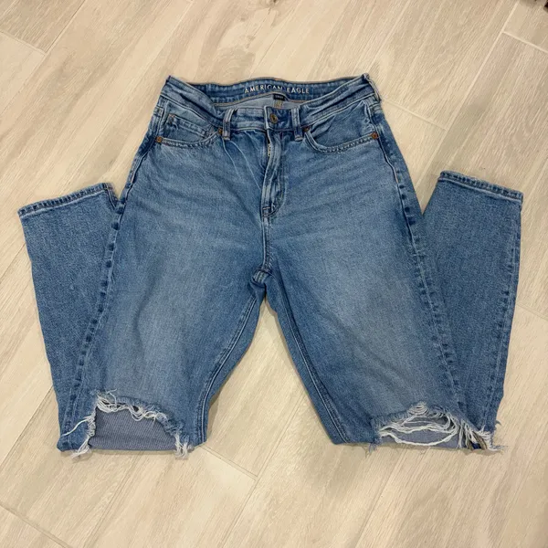 American Eagle Strigid High Waisted Ripped Mom Jean Size 4 Regular - Image 2