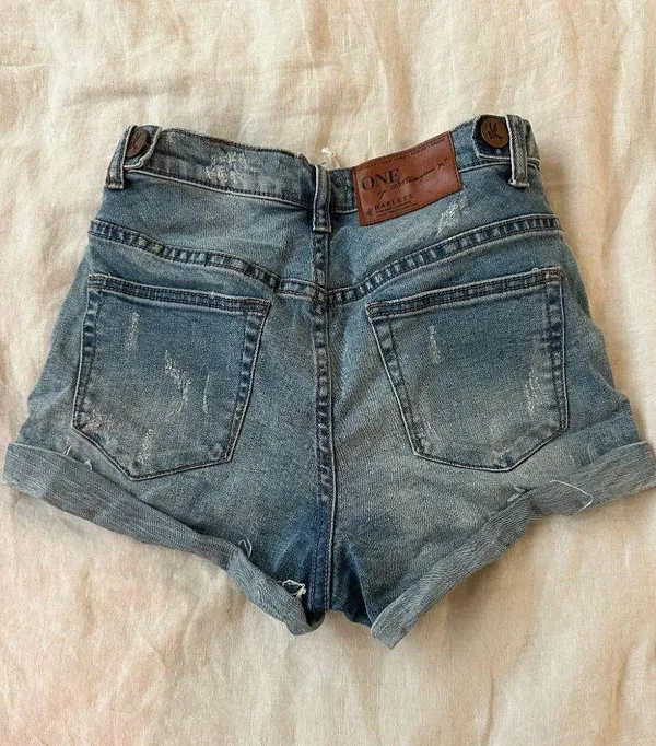 One x One Teaspoon Shorts - Image 2
