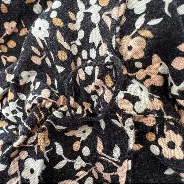 Free People Floral Romper Shorts Deep V-Neck Size Medium Black White Bell Sleeve - Image 10