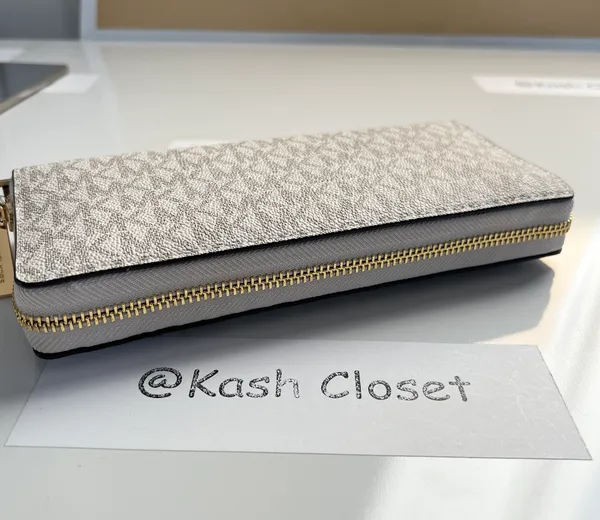 Michael Kors Large Logo Travel Continental Wallet/Wristlet - Vanilla - Image 4