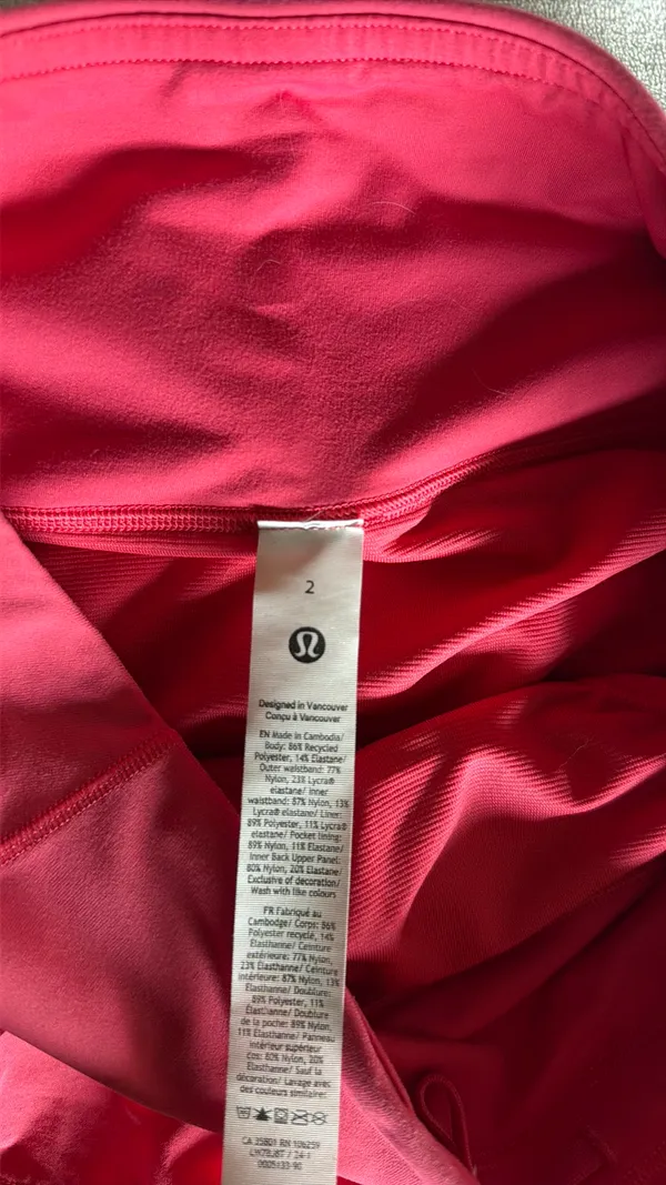 Lululemon Shorts 2.5" Hotty Hot Lined - Image 3