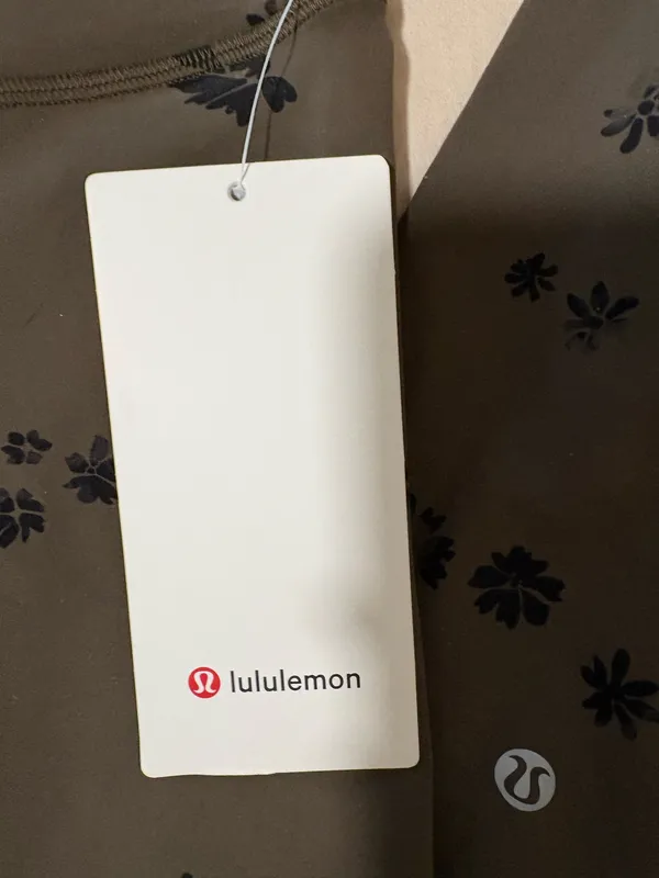 Lululemon Wunder Train HR 28" - Image 4