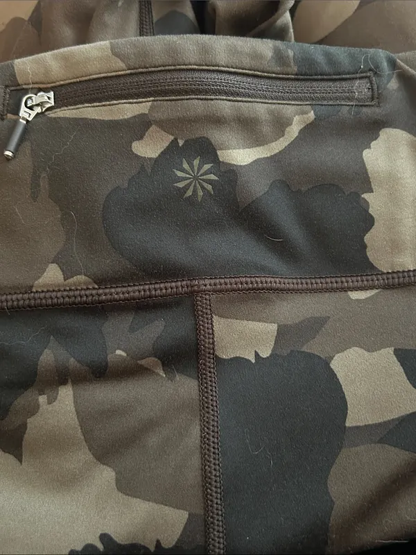 Athleta run free side pocket camo leggings - Image 6