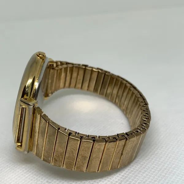 Vintage Unitron women’s watch gold tone quartz analog 40mm mop dial running - Image 3