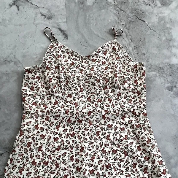 Doe & Rae Womens Floral Tank Dress Size Medium M White and Red Ruffle Vneck‎ - Image 2