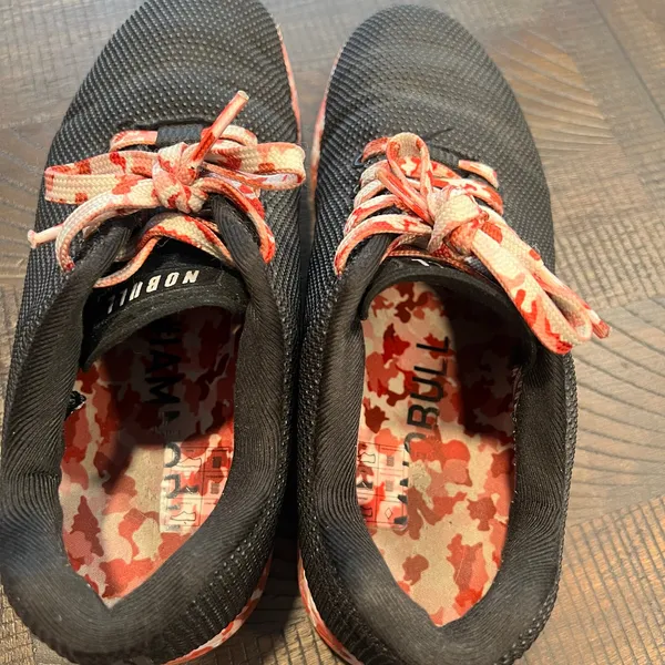 Nobull unisex running shoes in black and camo pink 8 women 6.5 men - Image 8
