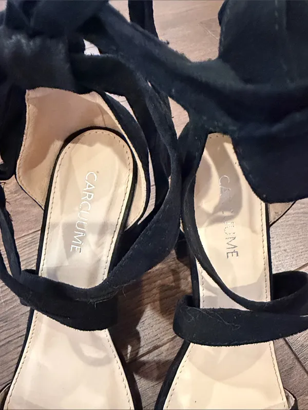 Carcuume Strappy Chunky Heels High in Black Suede Size 8 - C72-005 - Image 3