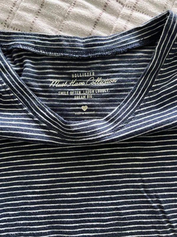 Hollister Navy Baby Tee - Image 2