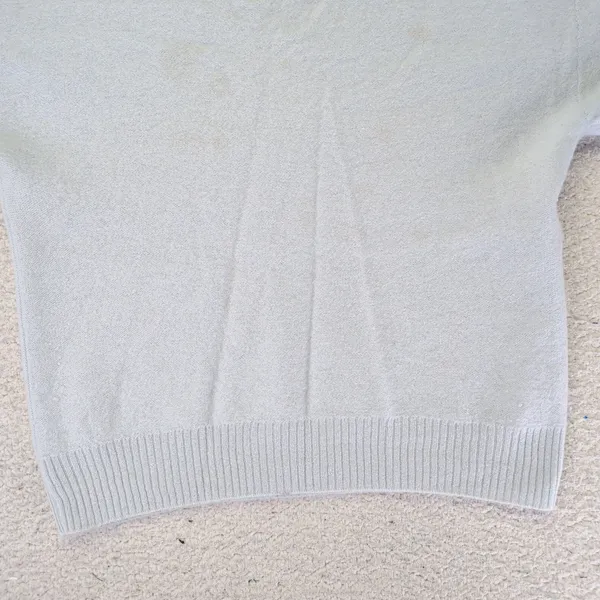 NAADAM 100% Cashmere Crew Neck Sweater Light Blue‎ Size Medium STAINS - Image 4