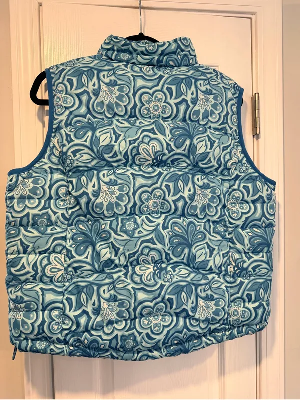 L.L. Bean Size M Blue Floral Reversible Zip Up Puffer Vest Goose Down - Image 7
