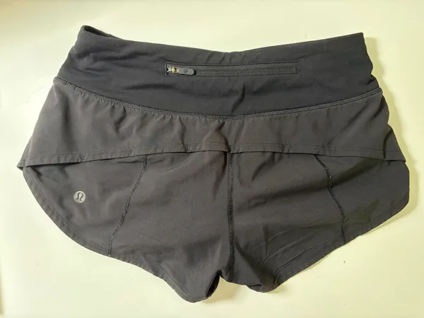Lululemon Shorts Speed Up 2.5" - Image 2