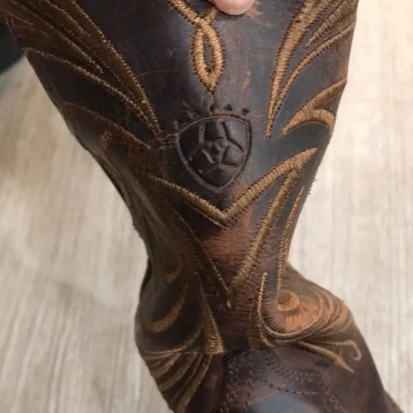 Ariat Snip Toe Brown Leather Cowgirl Boots Scallop - Image 8