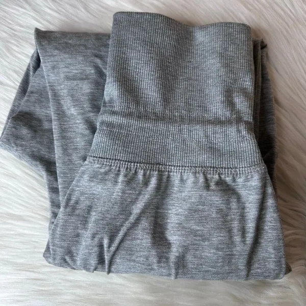 GapFit Brushed Tech Jersey Joggers Gray Size XS - Image 11