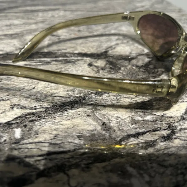 Stylish Green Sunglasses - Image 9
